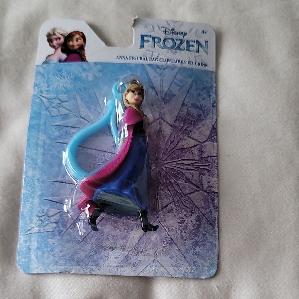 Disney Frozen Elsa Figurine And KEYCHAIN or Bag Clip